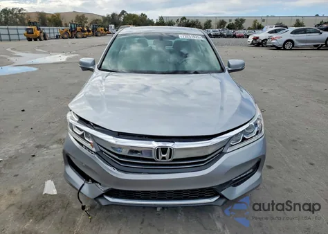2017 Honda Accord Exl z USA, uszkodzony, nr VIN 1HGCR2F81HA173402